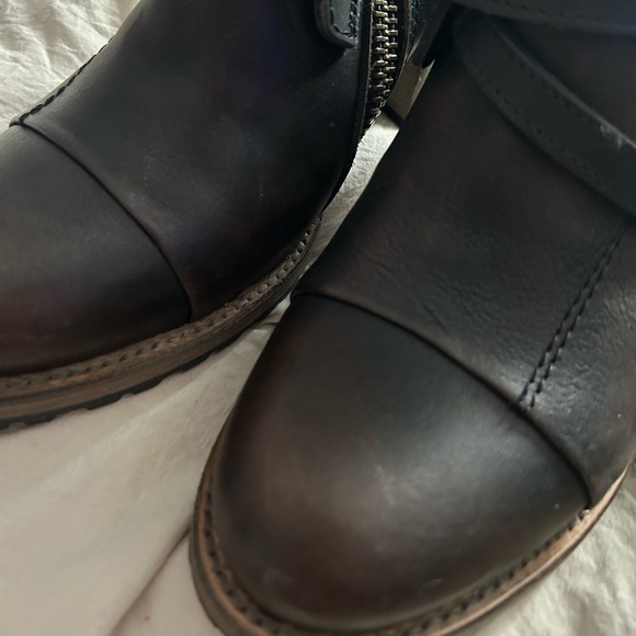 Freebirds - Picture 11 of 15